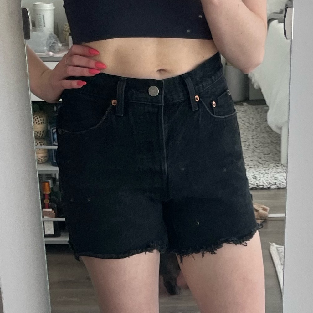 Levi’s - High waisted denim shorts, black